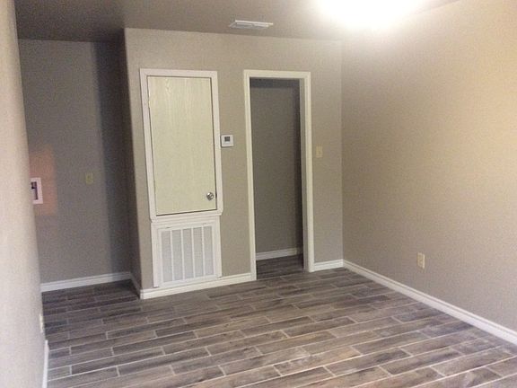 2nd image of 725 W Avenue I