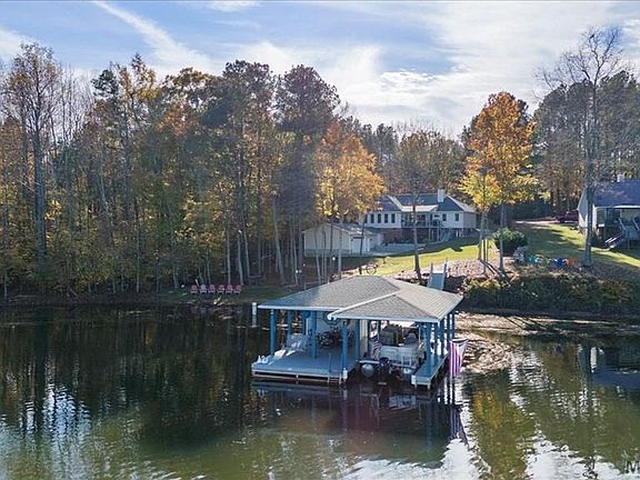 3rd image of 273 Overlook Dr