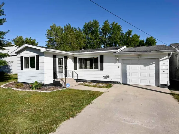 510 W Adams St, Marengo, IA 52301