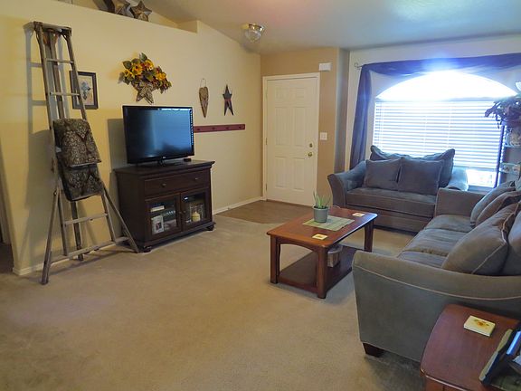 3rd image of 2111 Pinyon Peak Dr