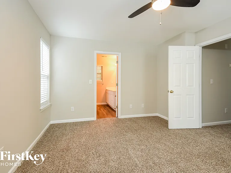 302 Pinehurst Way — Photo 9