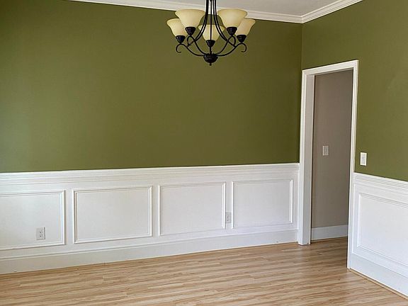 2nd image of 1605 Cedar Hill Drive