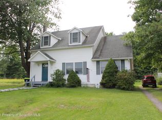 1311 Golf Park Dr, Lake Ariel, PA 18436