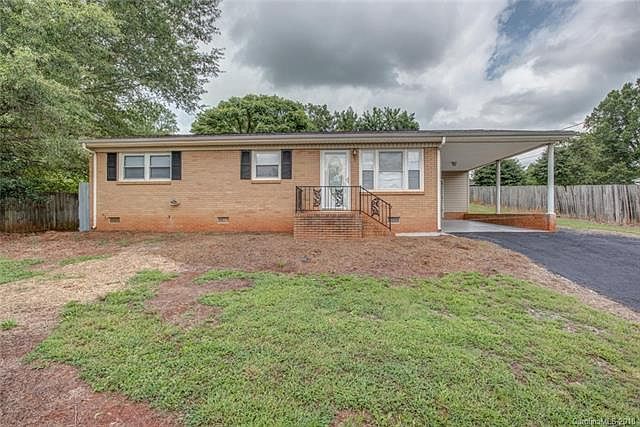 1st image of 2428 Woodleaf Dr