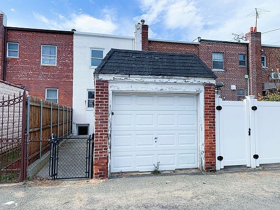 2nd image of 319 Bay 13 St