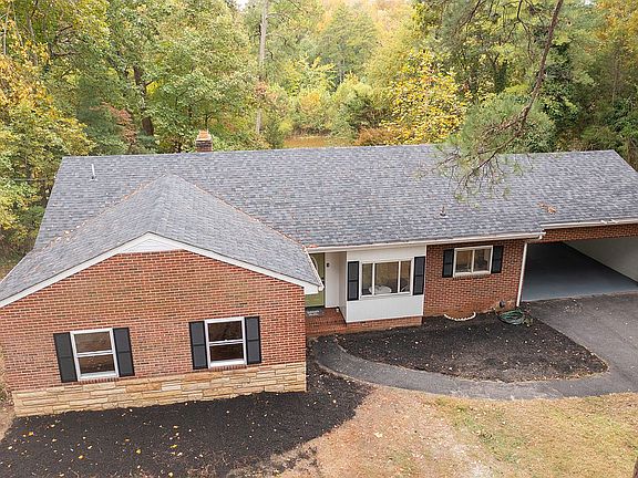 3rd image of 138 Swift Creek Ln