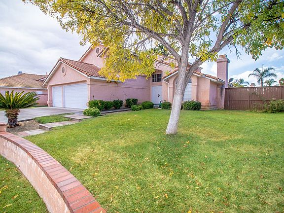 3rd image of 39199 Foxglove Cir