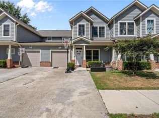 200 Seasons Cir #305, Suffolk, VA 23434