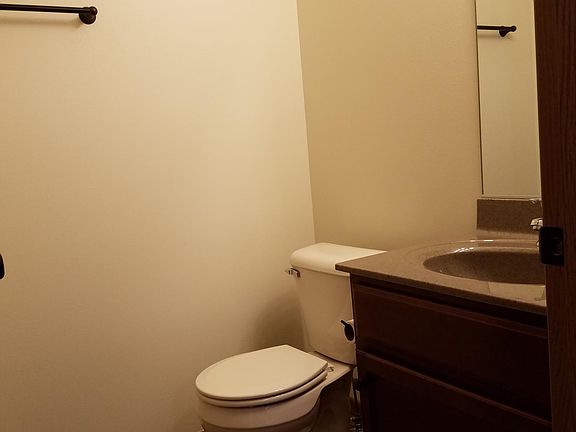 1/2 Bath off of Kitchen/Dining