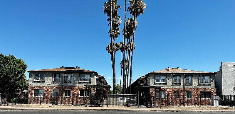 2nd image of 2421 Marconi Ave #21