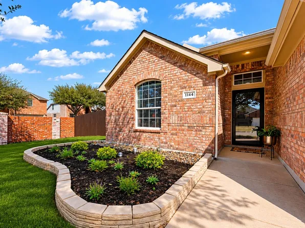 1144 Hearthstone Dr, Burleson, TX 76028