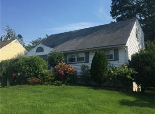 7 Concord Rd, Iselin, NJ 08830