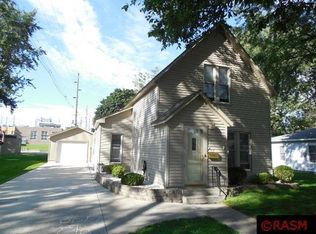 13 2nd St SW, Madelia, MN 56062