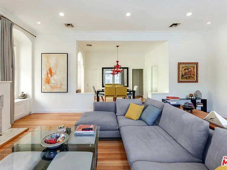1014 N Doheny Dr — Photo 11