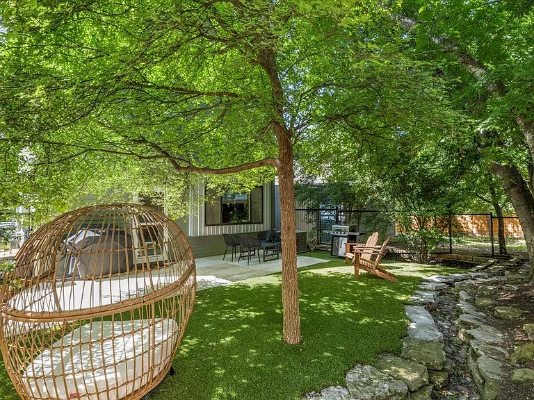 3505 Villa Ct #10 — Photo 32