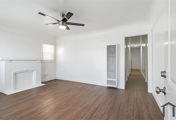 2nd image of 832 W 83rd St