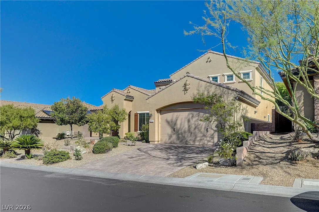 4 bed, 3.5 bath, 3733 sqft, $4,540 — Photo 1
