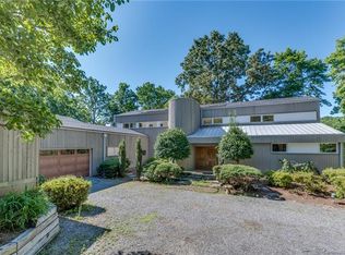 405 Coachman Ln, Tryon, NC 28782