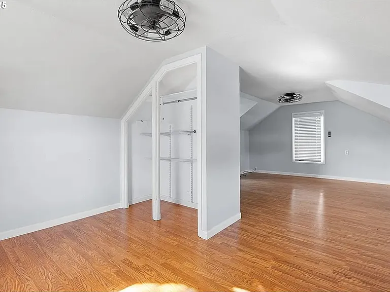 1021 Deal St — Photo 22