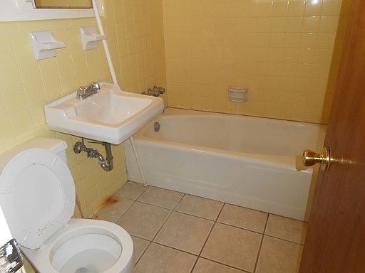 2nd image of 808 Bunche Dr