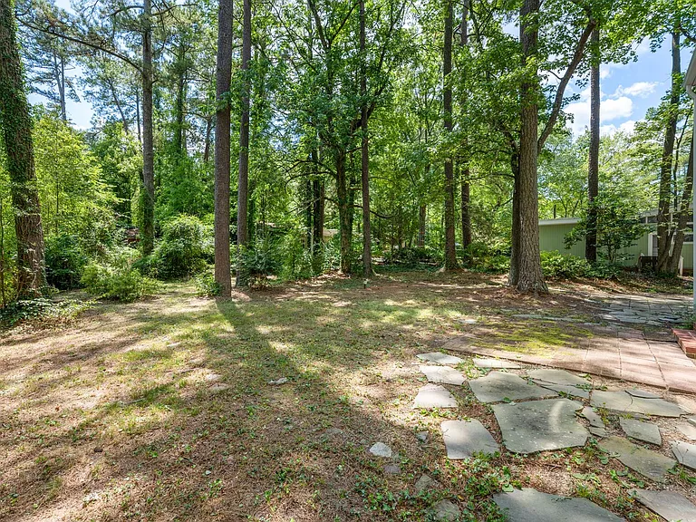 2737 Dogwood Rd — Photo 15