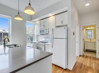 1157 W 18th St APT R204, Chicago, IL 60608