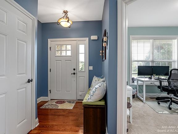 5th image of 8428 Parkridge Dr