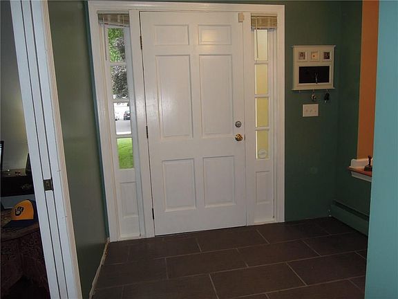 4th image of 55 Brentwood Ln