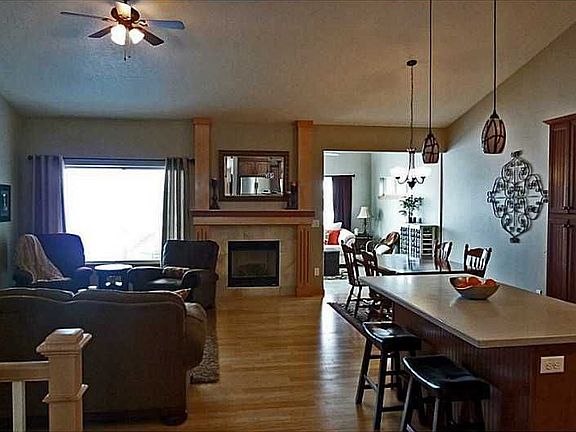 3rd image of 1545 Cedar Springs Ct