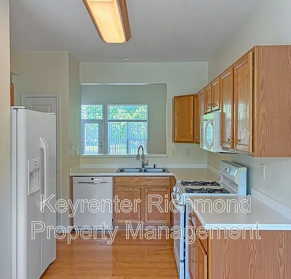 5904 Chapel Lawn Ter — Photo 4