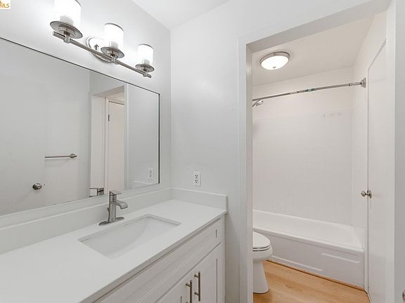 2nd image of 1453 Neotomas Ave APT 104