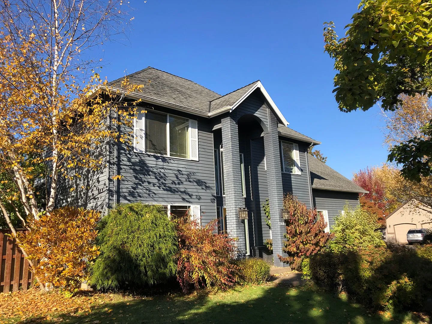 Beautiful Contemporary 4 Bedroom Home in Memorial School District — Photo 1