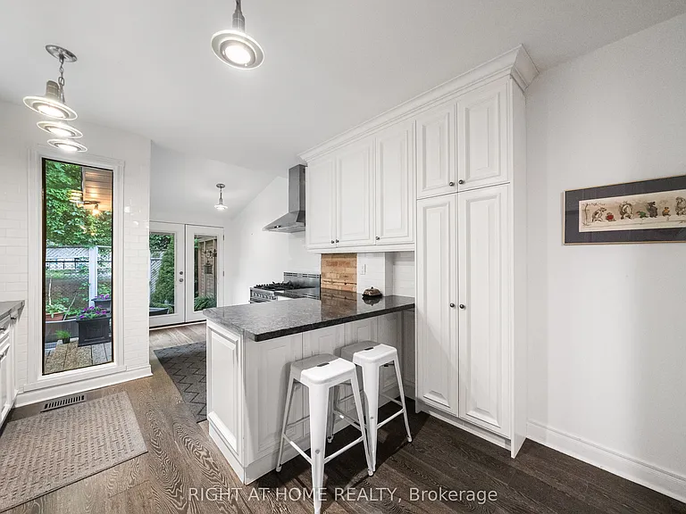 14 Wascana Ave — Photo 12