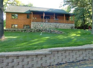 W10133 Schiefelbein Rd, Poynette, WI 53955