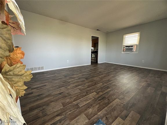 3rd image of 347 Brandtson Ave