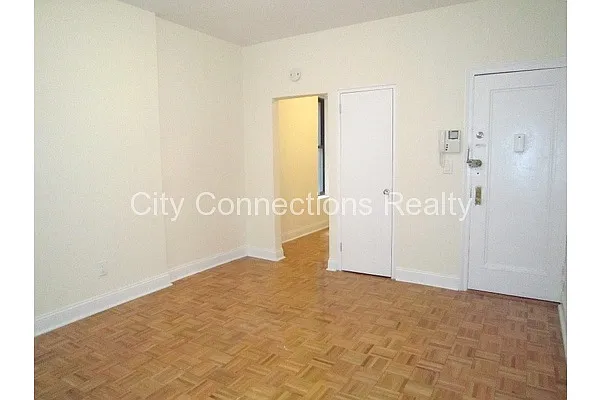 Rented by City Connections Realty | media 17