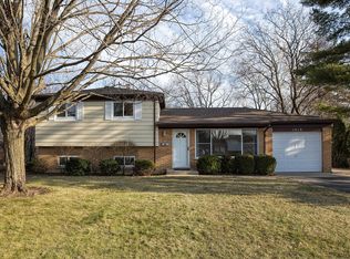 1019 Castle Dr, Glenview, IL 60025