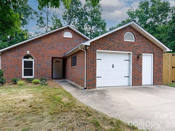 2nd image of 1108 Ebinport Rd