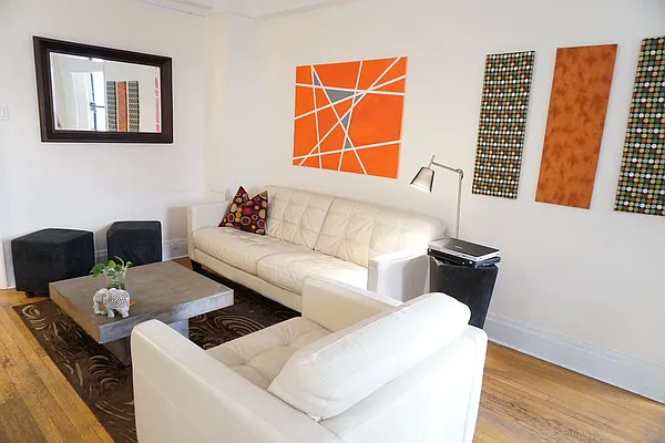 Rented by Renetta Real Estate | media 27