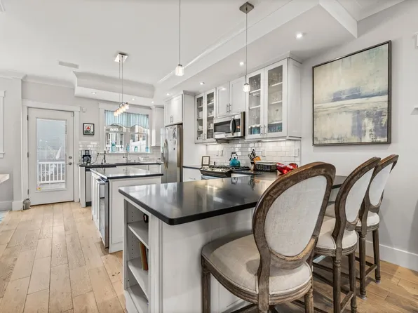 1 Viking St, South Boston, MA 02127