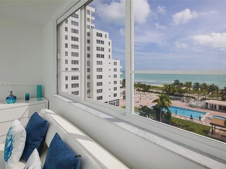 5005 Collins Ave #610 — Photo 21