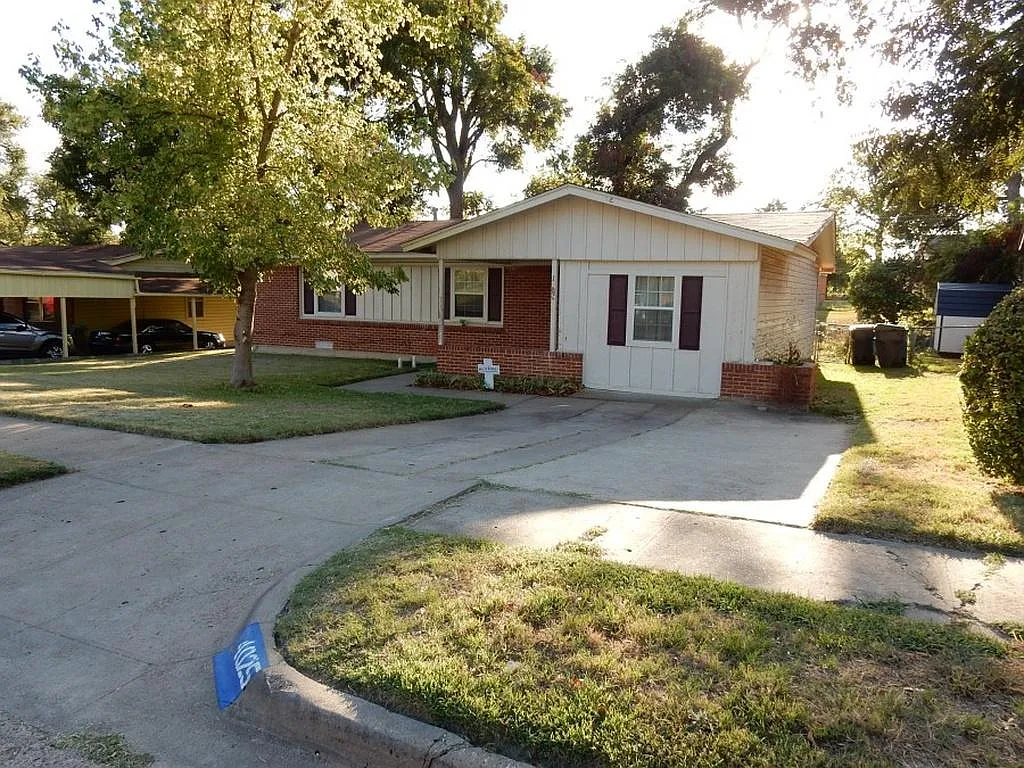 3 bed, 1406 sqft, $1,695 — Photo 3