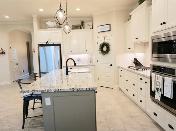 4202 Angel Landing Ct, Bryan, TX 77802