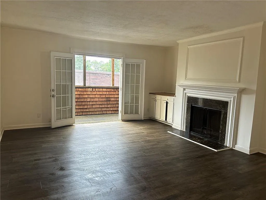 3 bed, 2.5 bath, 1628 sqft, $1,500 — Photo 3