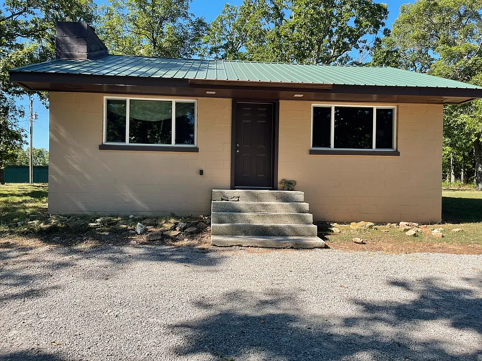 462B Campbell Point Rd