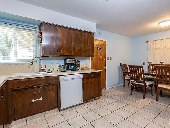 5th image of 2604 Connie Ave