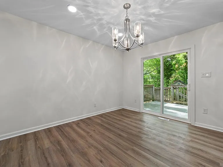 1304 Buckingham Rd — Photo 15