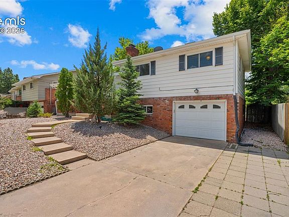 2nd image of 2406 N Circle Dr