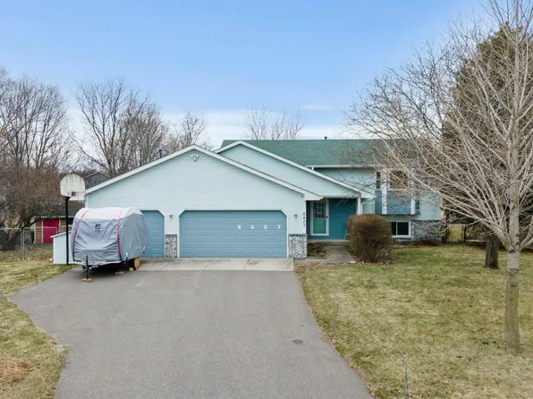 8407 Norway St NW, Coon Rapids, MN 55433