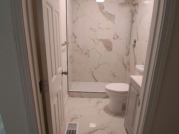 5th image of 117 Oak Forest Dr